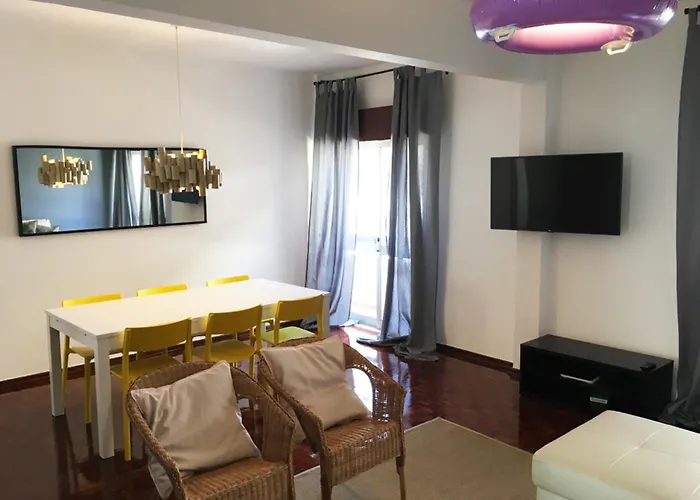 Pet Friendly hotel: Lemon Tree Apartments
