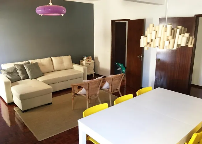 Pet Friendly hotel: Lemon Tree Apartments